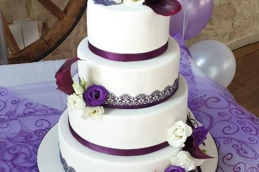 Wedding  cake blanc prune