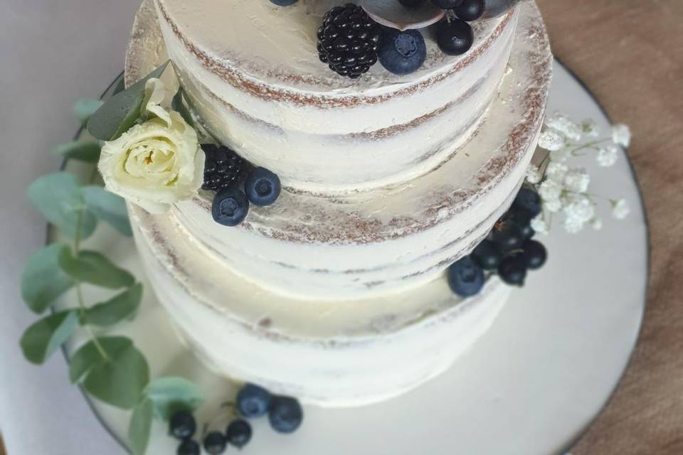 Naked cake dusty blue