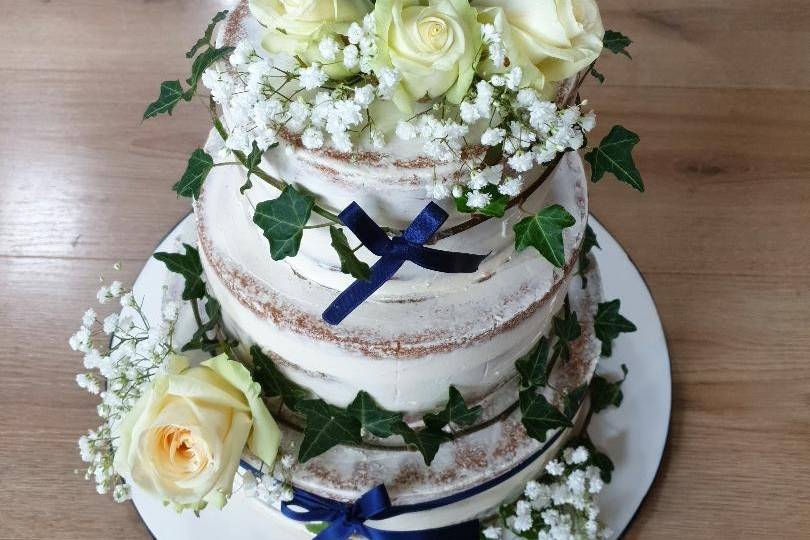 Naked cake blanc et marine