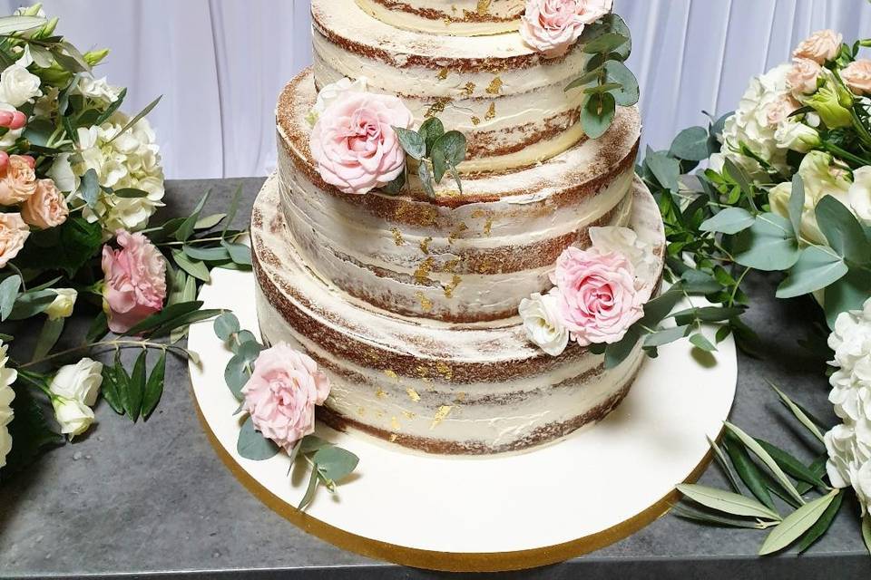 Naked cake or et rose