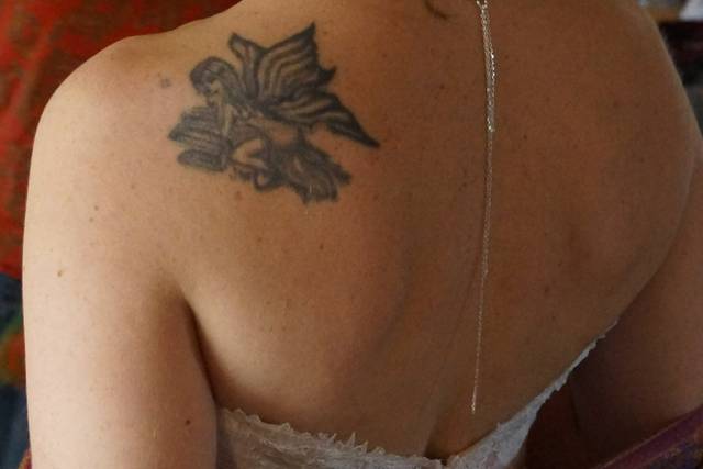 Collier mariée vu de dos