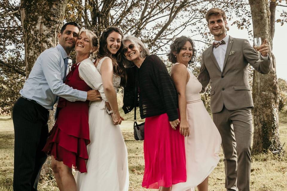 Photo groupe coté mariée