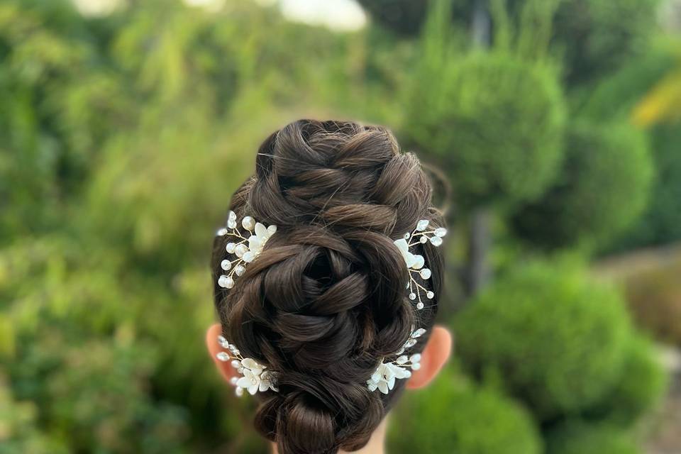 Chignon effet rose