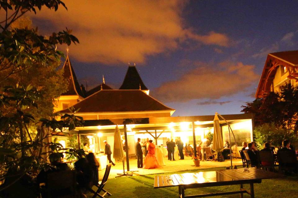 Soirée sous la pergola