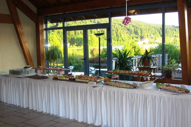 Un buffet dans la véranda