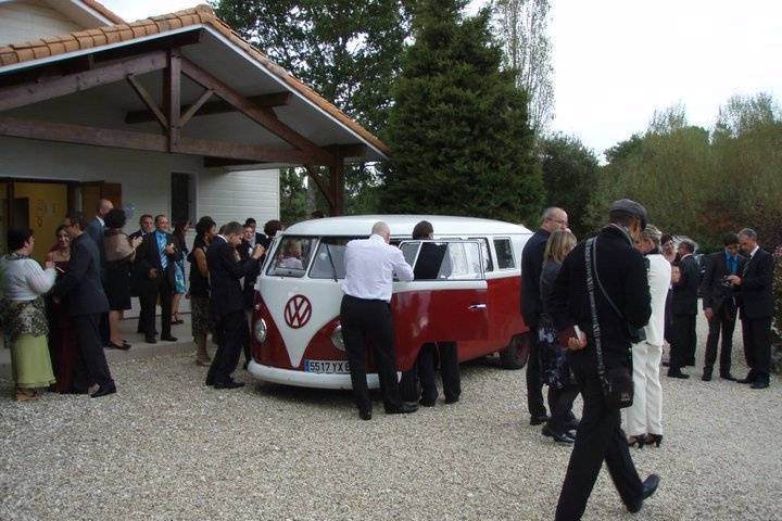 Combi vw et les mariés