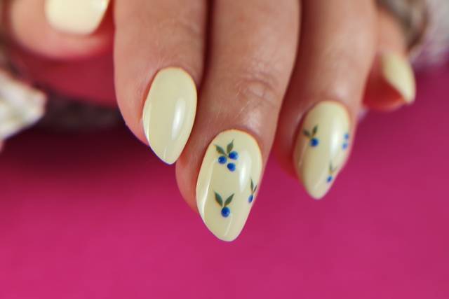 Renfort sur ongles naturels