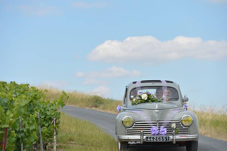 Voiture de mariés