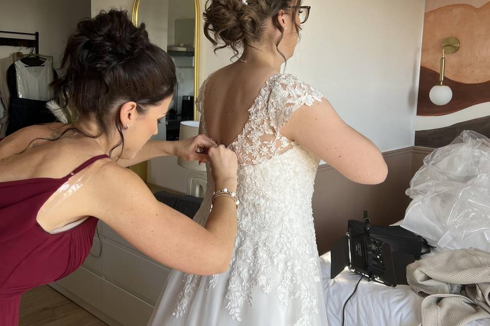 Chignon invité et mariée