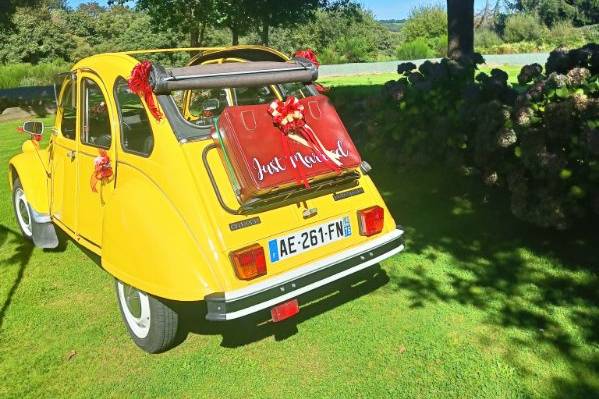 2cv jaune à Hennebont Morbihan