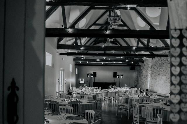 Mariage salle DJ au fond