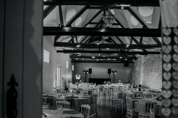 Mariage salle DJ au fond