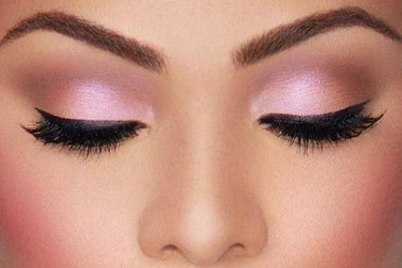 Maquillage Rose Pastel + Liner