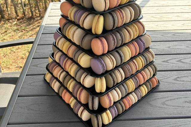 Pièce montée de macarons