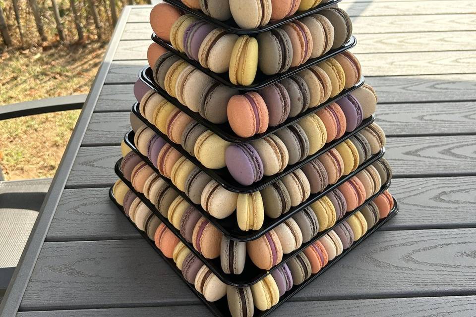 Pièce montée de macarons