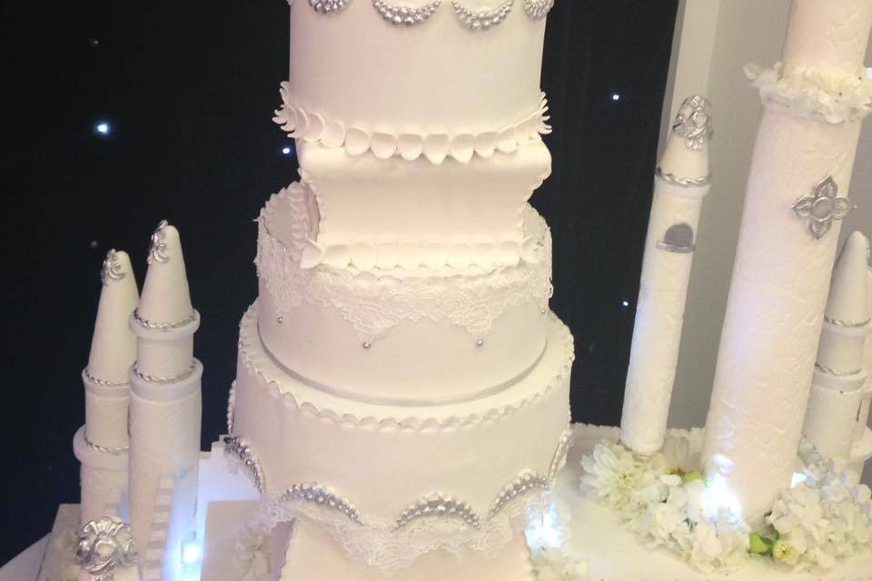 Castel wedding cake