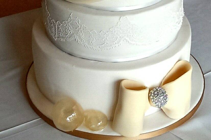 Castel wedding cake