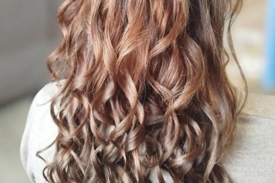 Wavy petite attache
