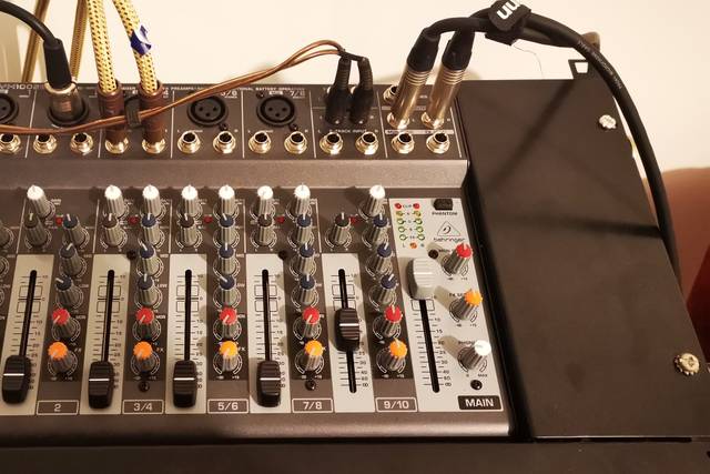 4 micros 3 chanteuses