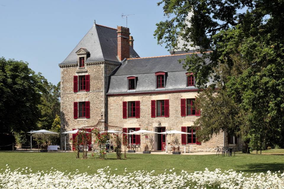 Le manoir et la terrasse