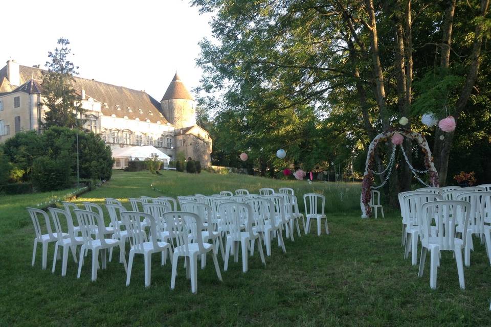 Cérémonie dans le parc