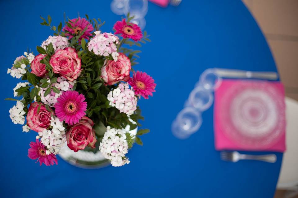 Centre de table bleu et rose
