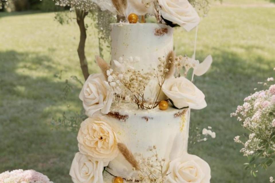 Nude cake