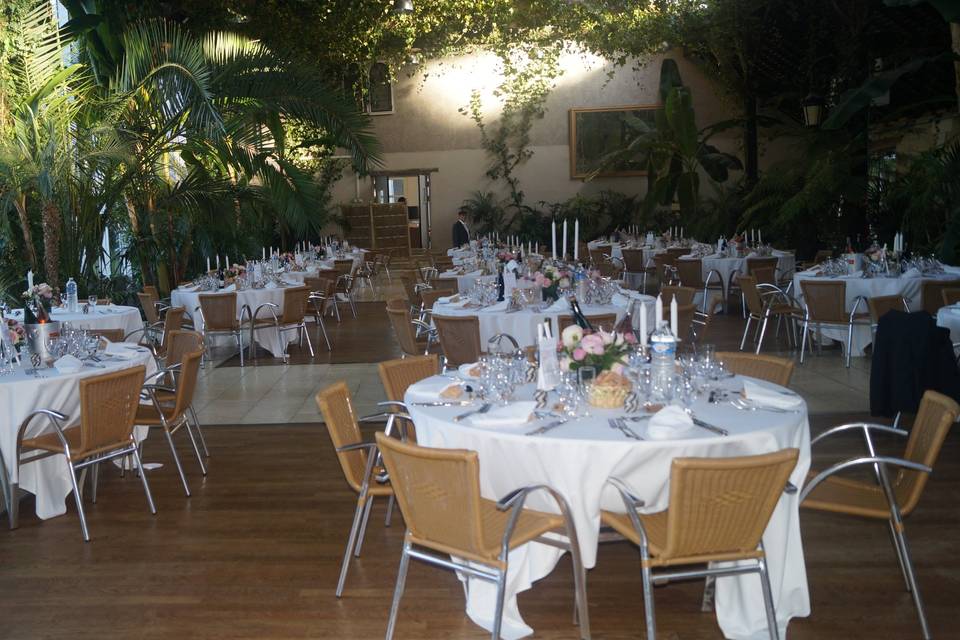 Salle dressée