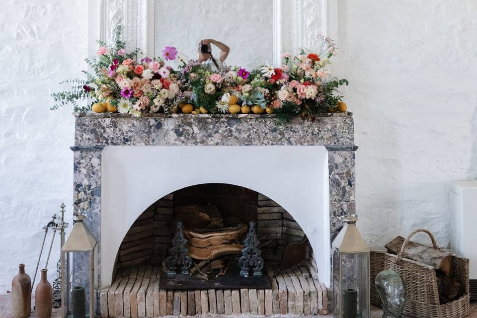 Décoration florale cheminée