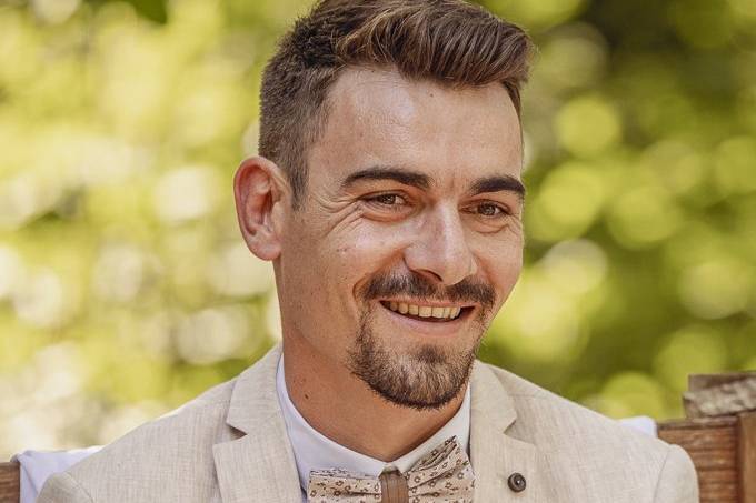 Sourire marié cérémonie