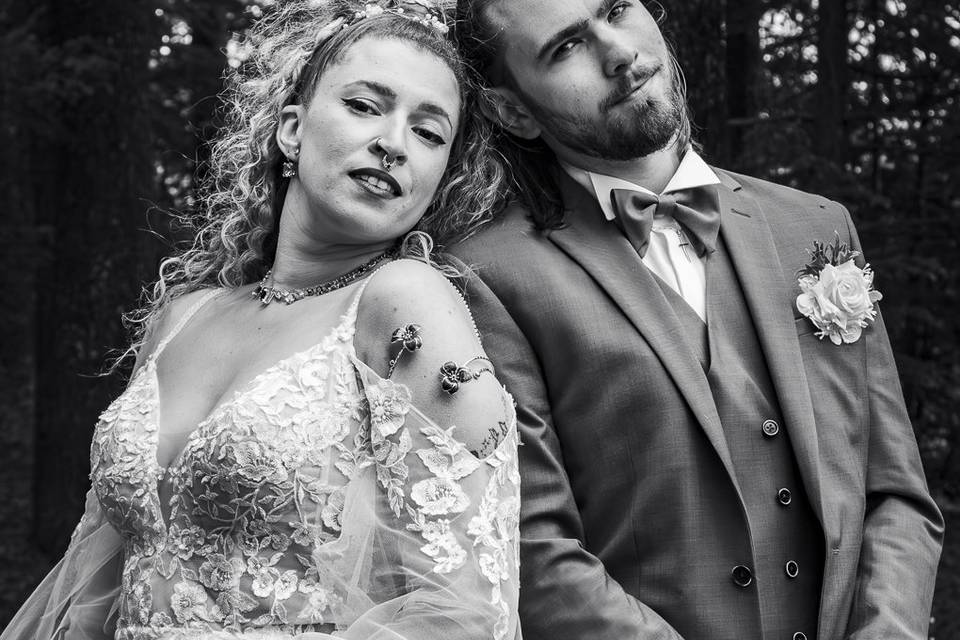 Pose du couple de mariés