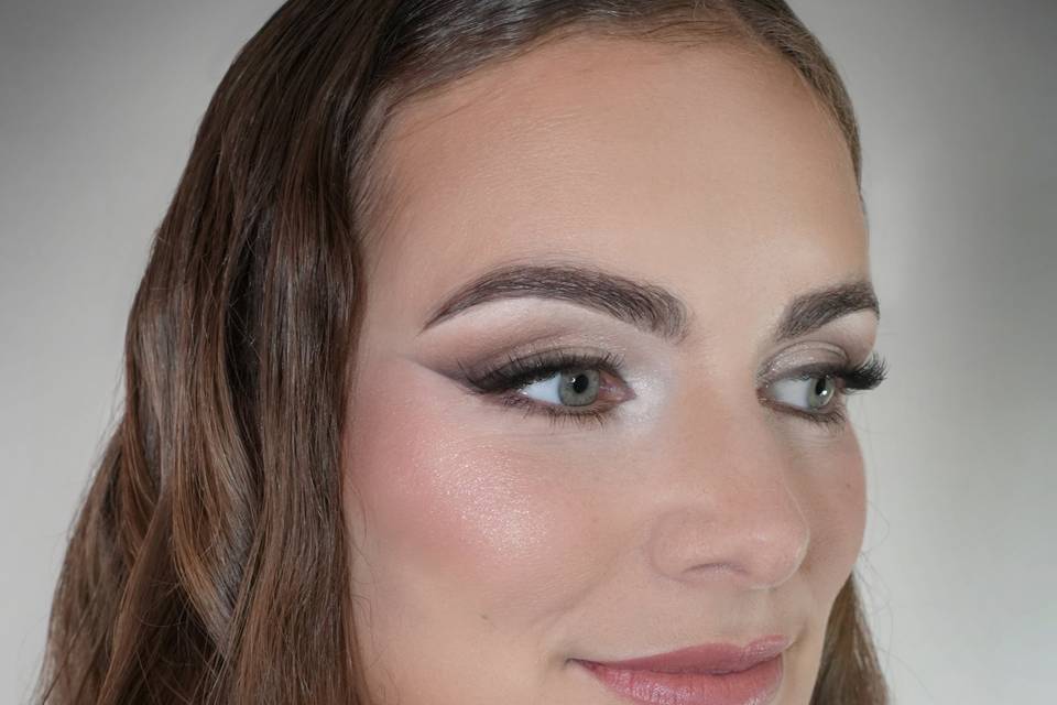 Maquillage glamour et élégant