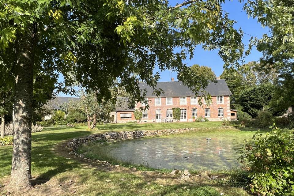 Manoir de Corny