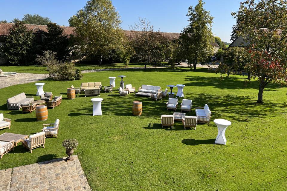 Salons d'extérieur côté grange
