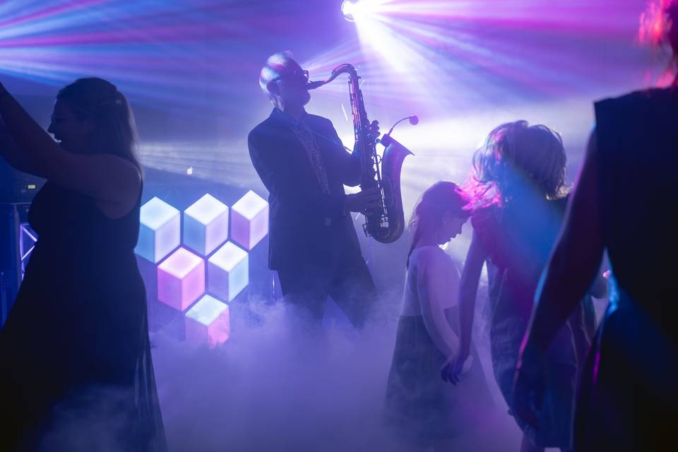 Saxophone et DJ