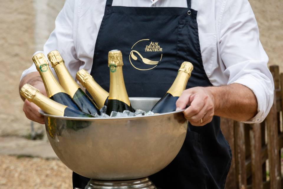 DÉTAIL_ BOUTEILLES DE CHAMPAGNE