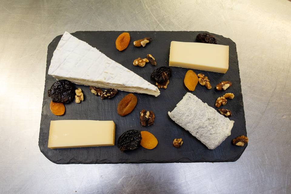 PHOTO CENITALE_ TABLE DE FROMAGES