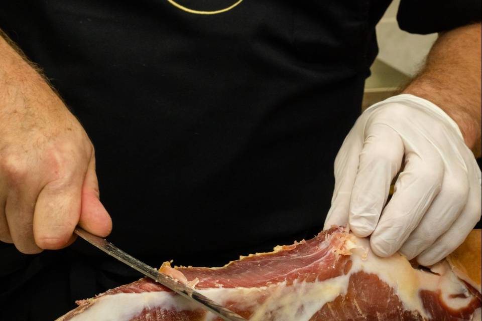 PHOTO VERTICALE_ COUPE DE JAMBON(1)