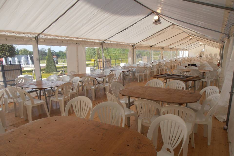 Intérieur tente baies cristal