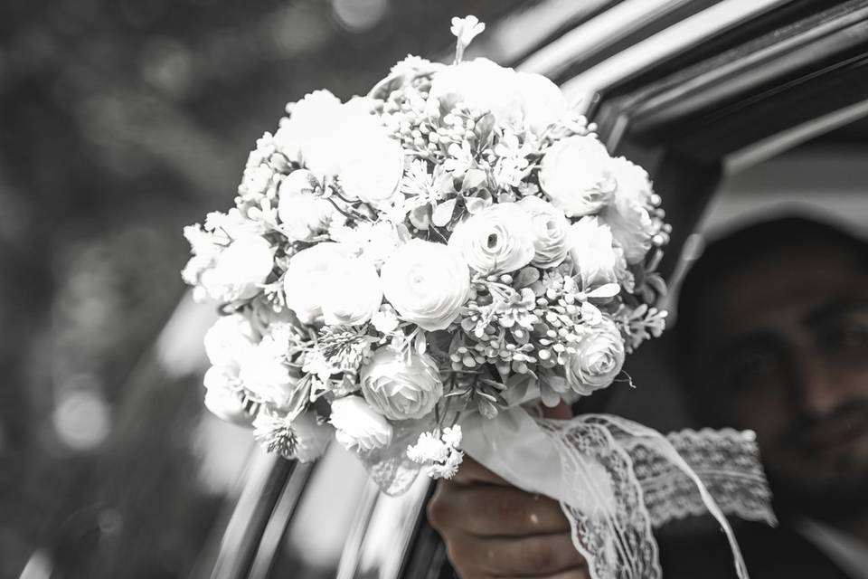 Marié avec un bouquet