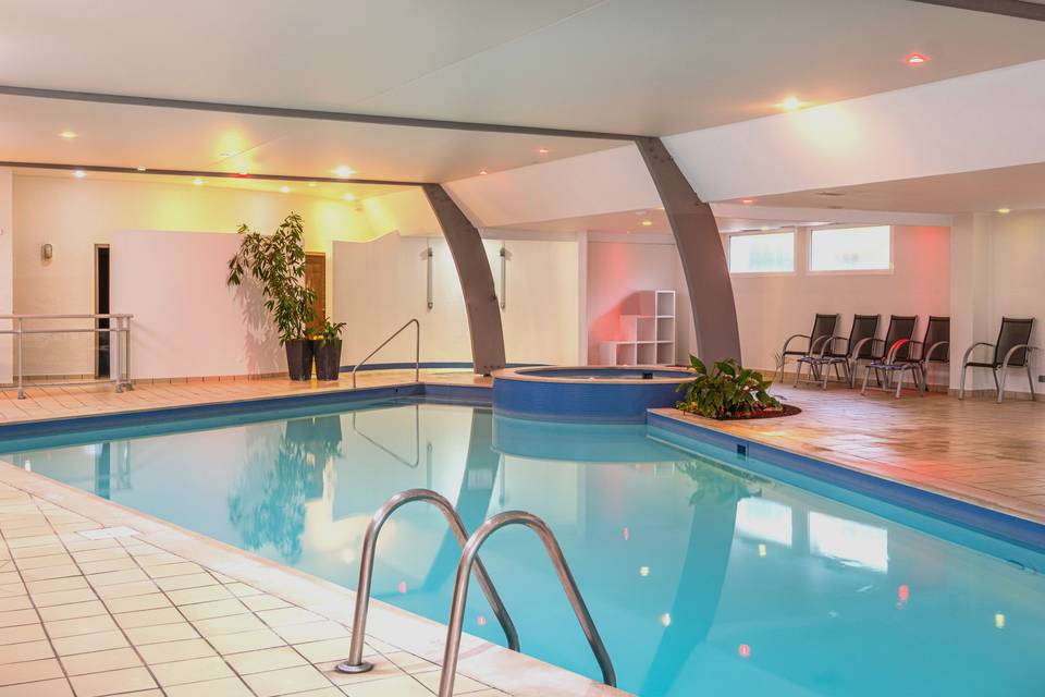 Piscine intérieure