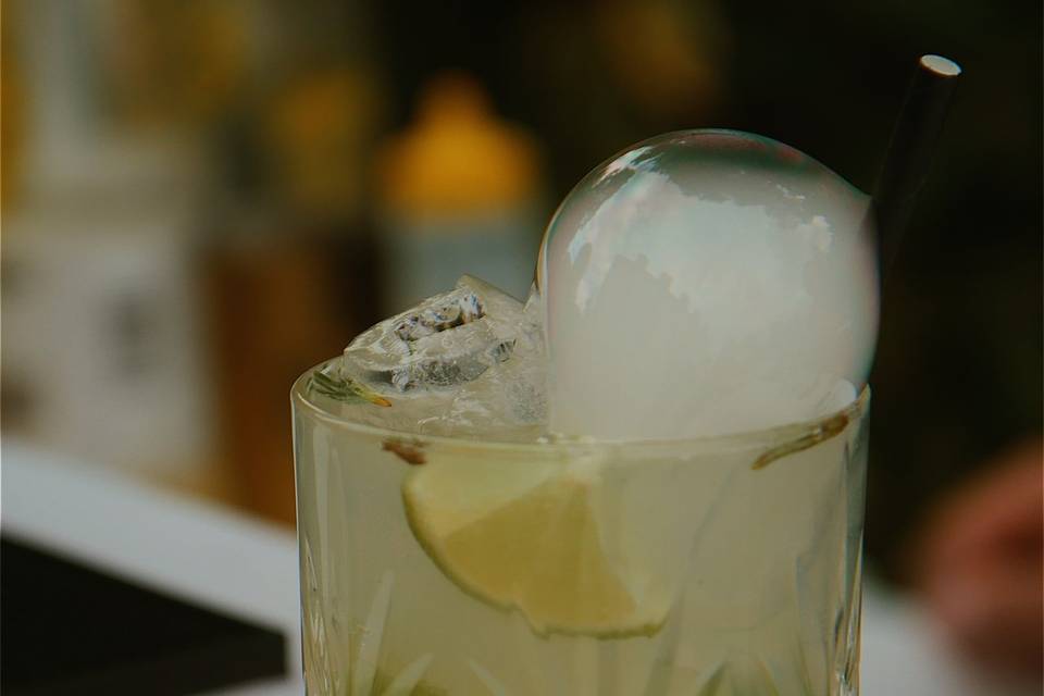 Verre à cocktail.