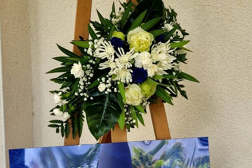 Bleu roi, or et blanc