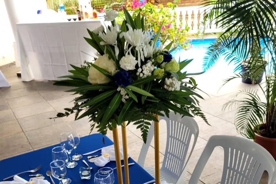 Bleu roi, or et blanc
