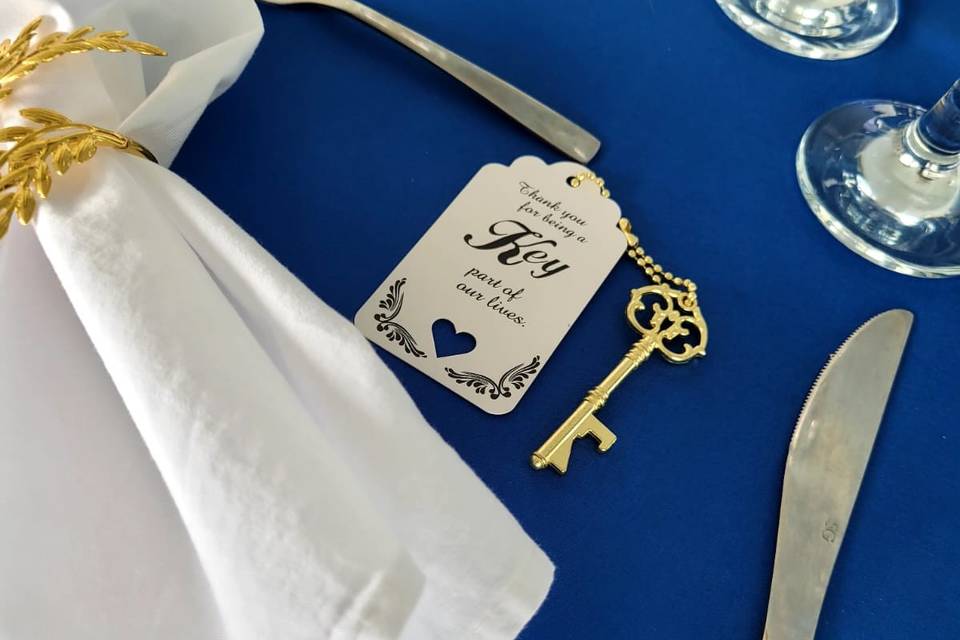 Bleu roi, or et blanc
