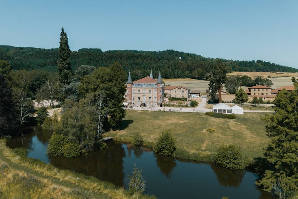 Domaine avec etang