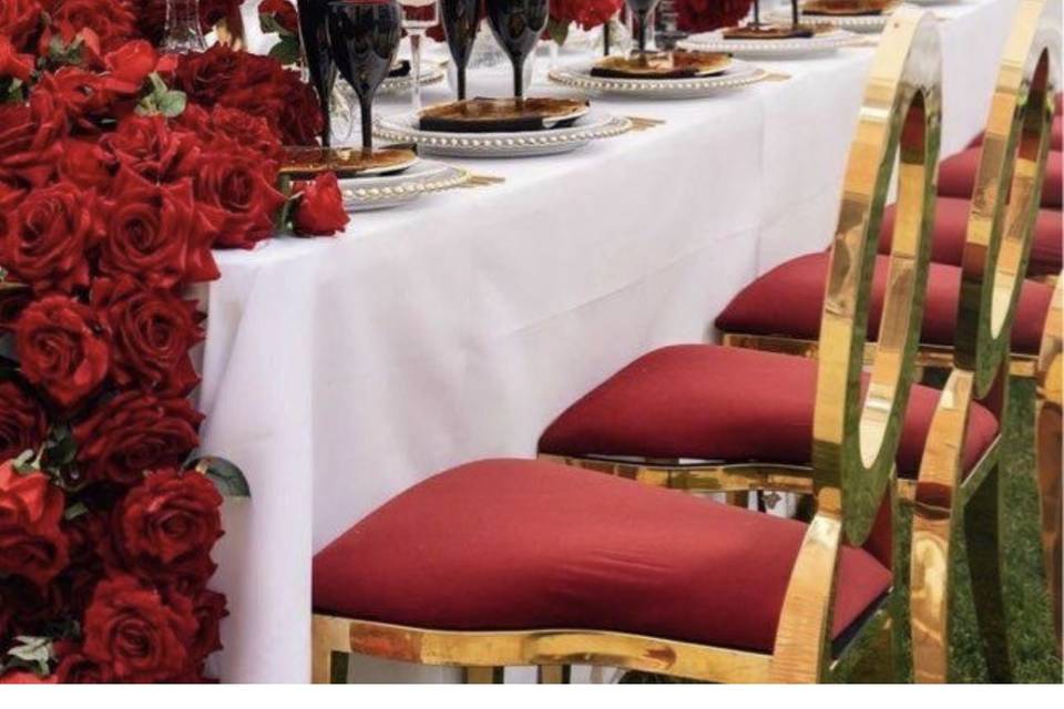Red wedding decor