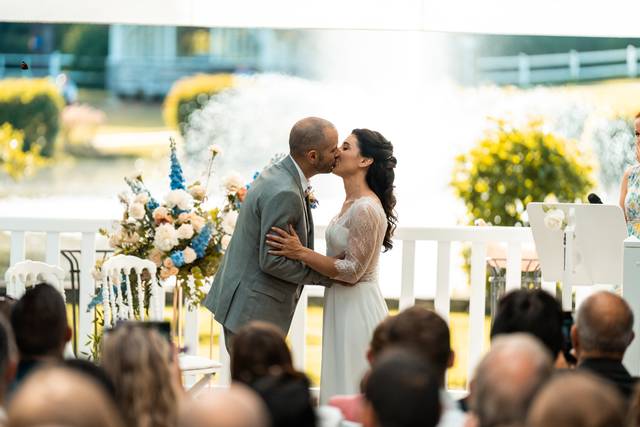 Embrassez la mariée