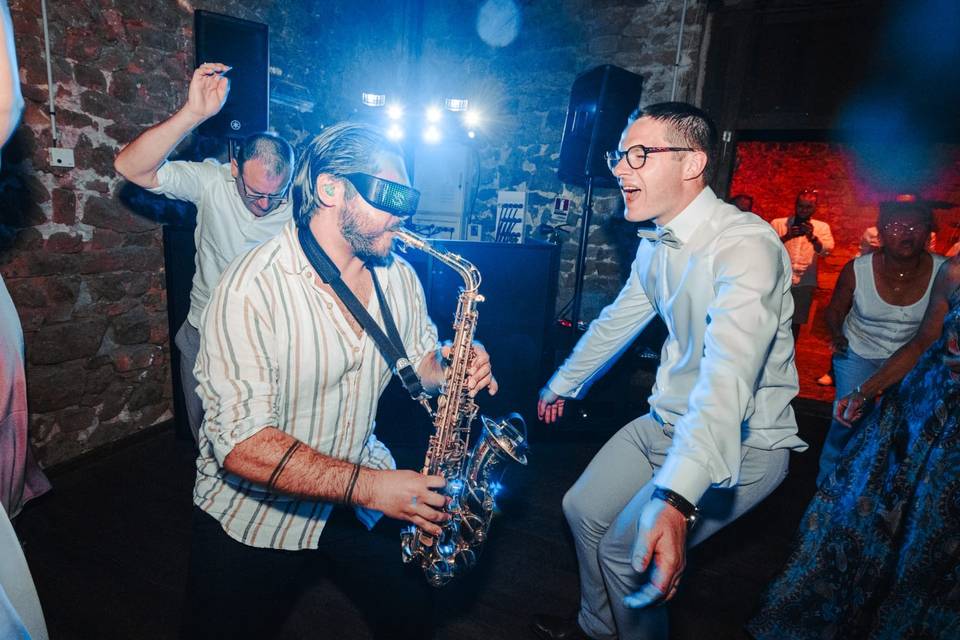 🎷🥳