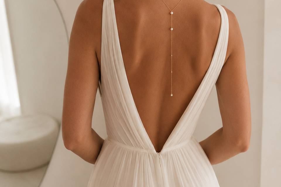 Collier dos nu